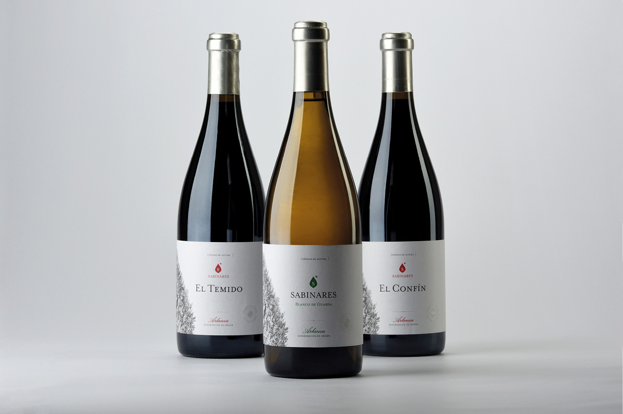 Fotografías de producto de los vinos Sabinares